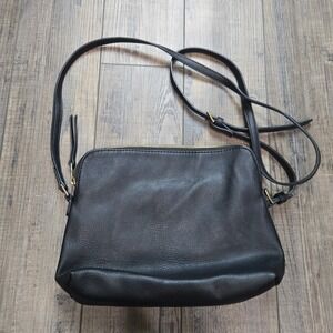 Universal Thread Black Faux Leather Crossbody Bag Adjustable Strap Zip Top